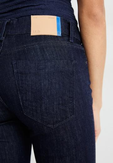 Клешеные брюки