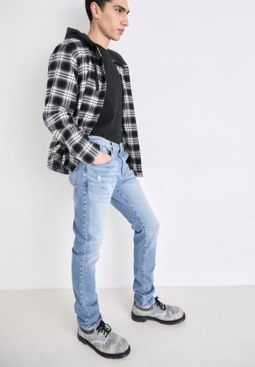 Узкие джинсы