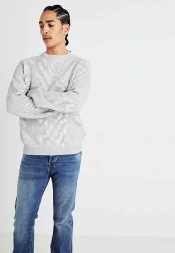 Клешеные джинсы