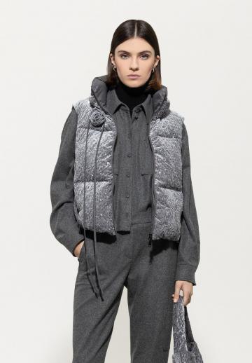 Пуховой жилет