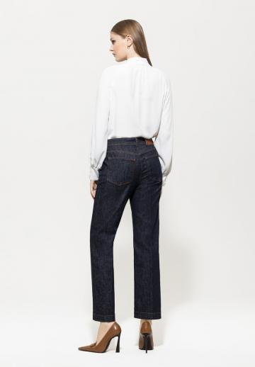 Прямые джинсы