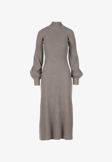Вязаное платье