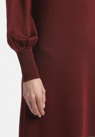 Вязаное платье