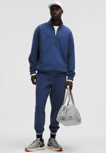 Спортивная кофта