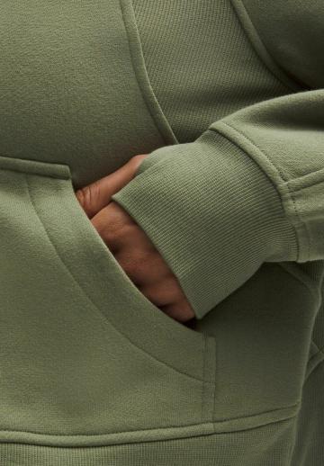 Спортивная толстовка