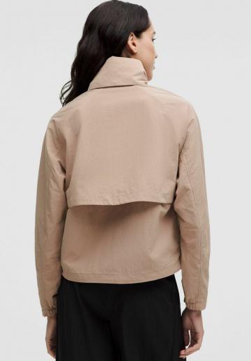 Спортивная куртка