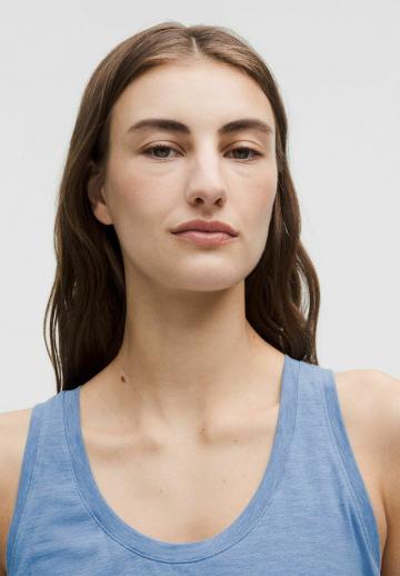 Спортивный топ