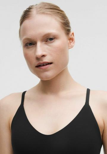 Спортивный бюстгальтер