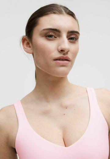 Спортивный бюстгальтер