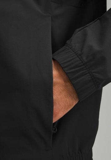 Спортивная куртка