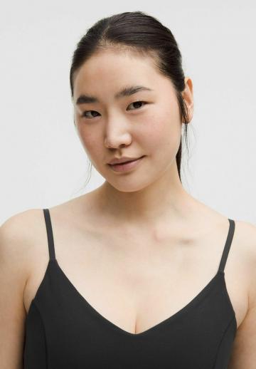 Спортивный топ