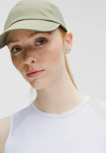 Спортивный топ