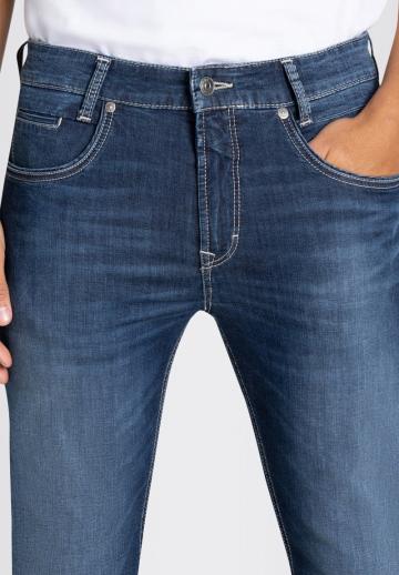 Узкие джинсы