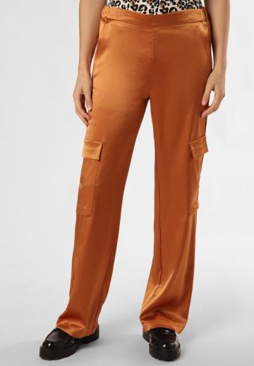 Брюки с накладными карманами