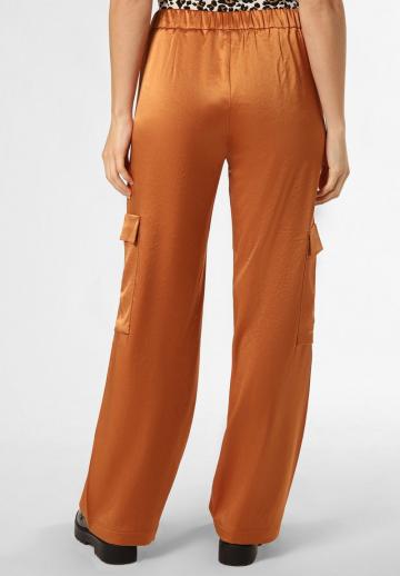 Брюки с накладными карманами