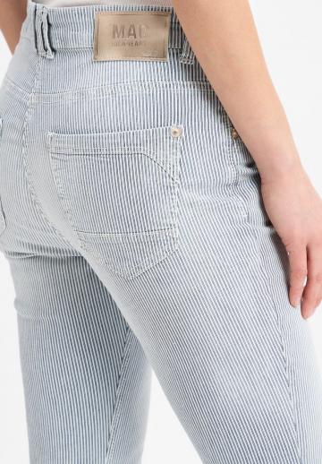 Короткие джинсы