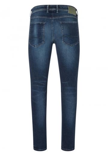 Узкие джинсы