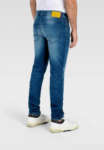 Узкие джинсы