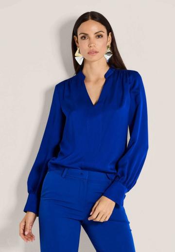 Атласная блузка