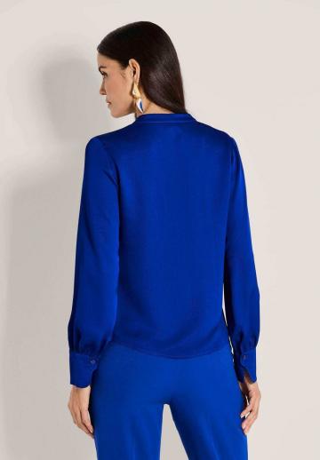 Атласная блузка