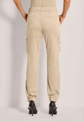 Брюки с накладными карманами