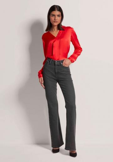 Клешеные джинсы