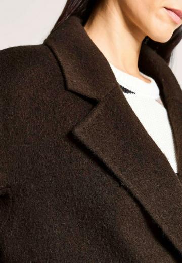 Короткое пальто