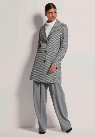 Короткое пальто