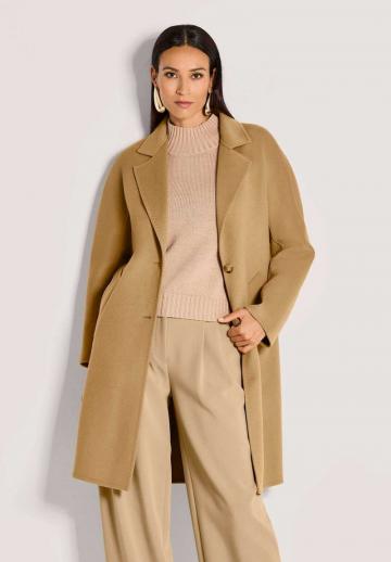 Короткое пальто