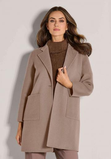 Короткое пальто