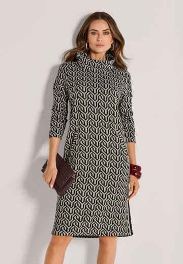 Вязаное платье