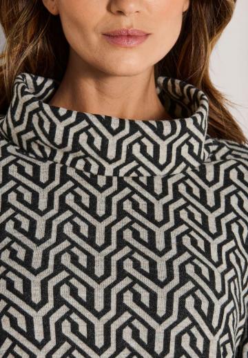 Вязаное платье