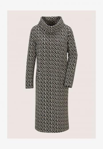 Вязаное платье