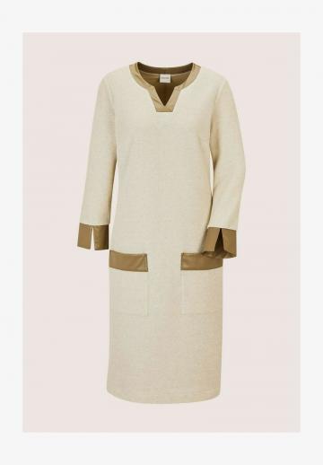 Вязаное платье