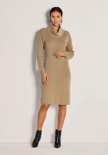 Вязаное платье