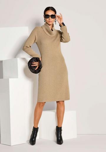 Вязаное платье