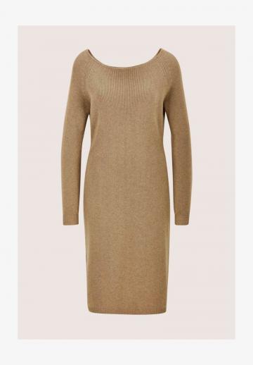 Вязаное платье