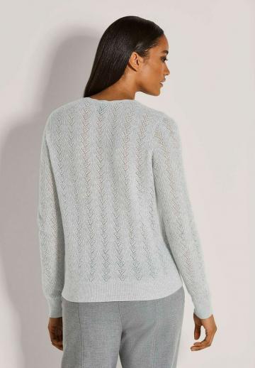 Пуловер с вырезом V