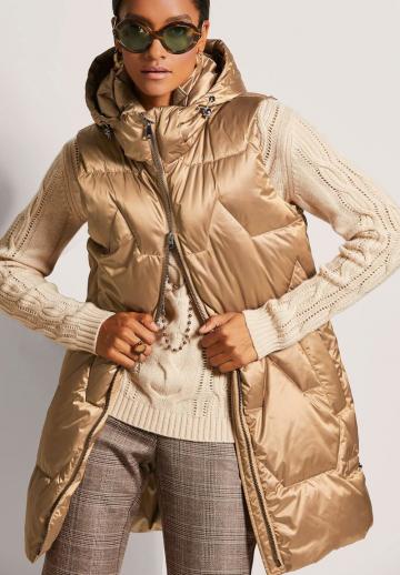 Длинный жилет