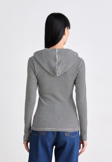 Пуловер с капюшоном