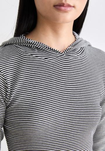 Пуловер с капюшоном