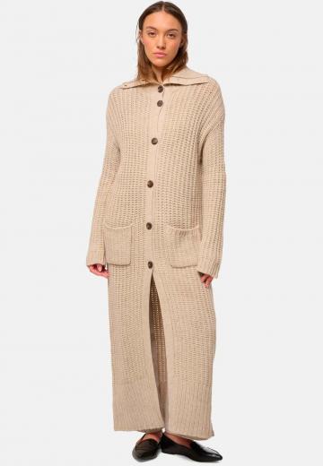 Длинный жилет