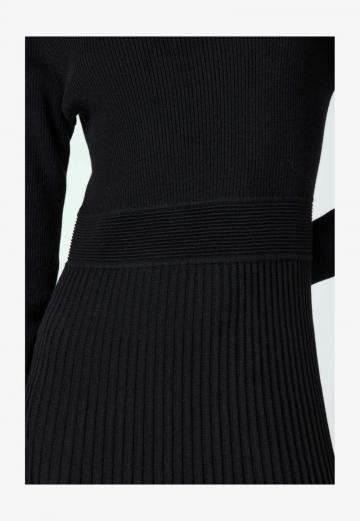 Вязаное платье