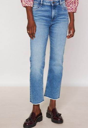 Короткие джинсы