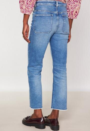 Короткие джинсы