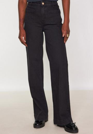 Клешеные джинсы