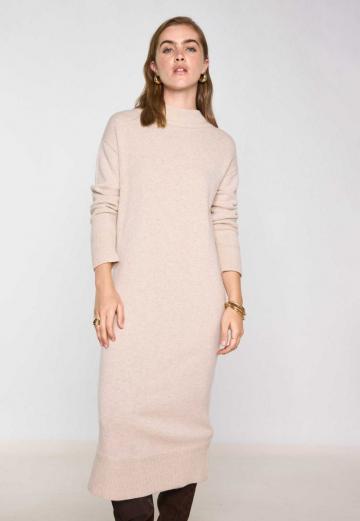 Вязаное платье