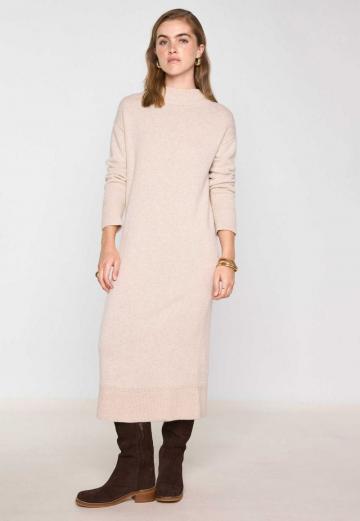 Вязаное платье