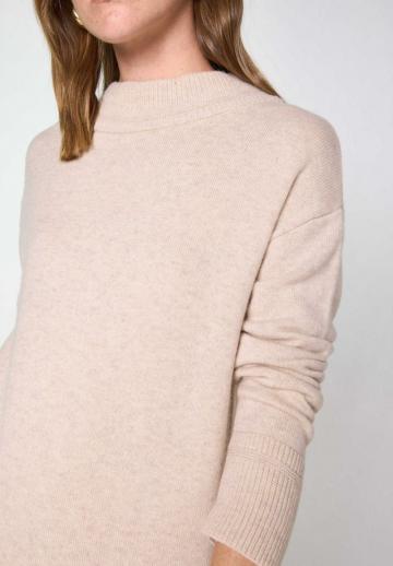 Вязаное платье