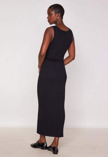 Вязаное платье